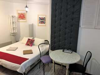 Отель Mamba Hotel Днепр Номер Делюкс с кроватью размера «queen-size»-8