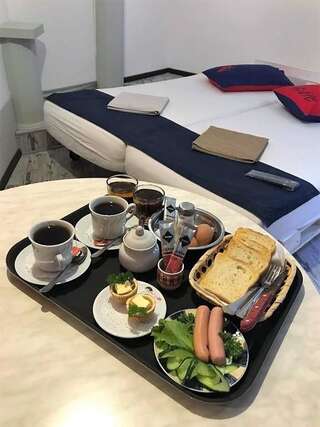 Отель Mamba Hotel Днепр Номер с кроватью размера "king-size" и гидромассажной ванной-19
